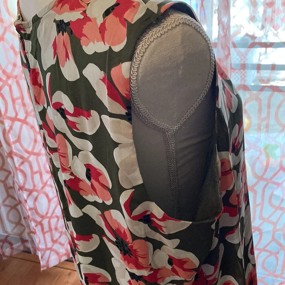 Womenโs Liz Claiborne Collection Sleeveless Blouse XL NWT Tuscan Olive M #50 - Picture 4 of 17